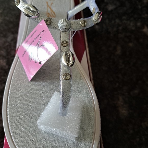 Sandals - Picture 2 of 3